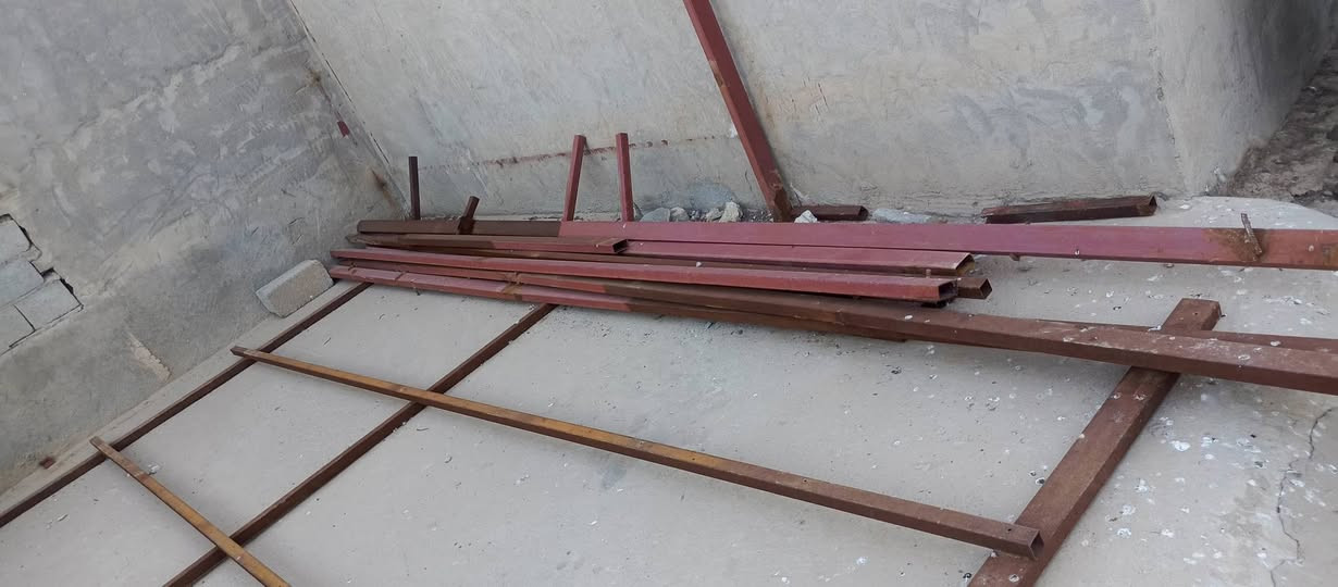 اسلام عليكم سندويج اربعه الطول الوحده 4امتار او حديد مستخدم الشراي تعال خاص اوتدلل مكاني ديالى قرب صيرت الغالبيه هاذه رقمي بس واتساب ***********
