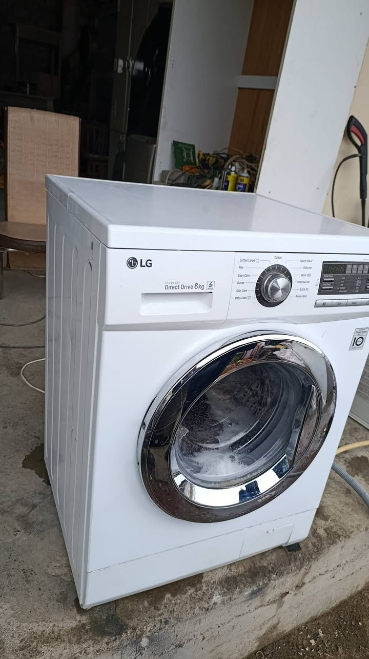 سلاوی خوداتان لێبێت غەسالەی LG زۆر خاوێن بۆ فرۆشتن غەسالەک 8 کیلۆیە هیچ کێشەو مشکیلەی نیە هەر بەرێزێک خوازیارە پەیوەندی بکات یا خود نامە بنێریت 
***********
***********
تێ بینی ناو نیشانم  سۆران بەرزێوە
