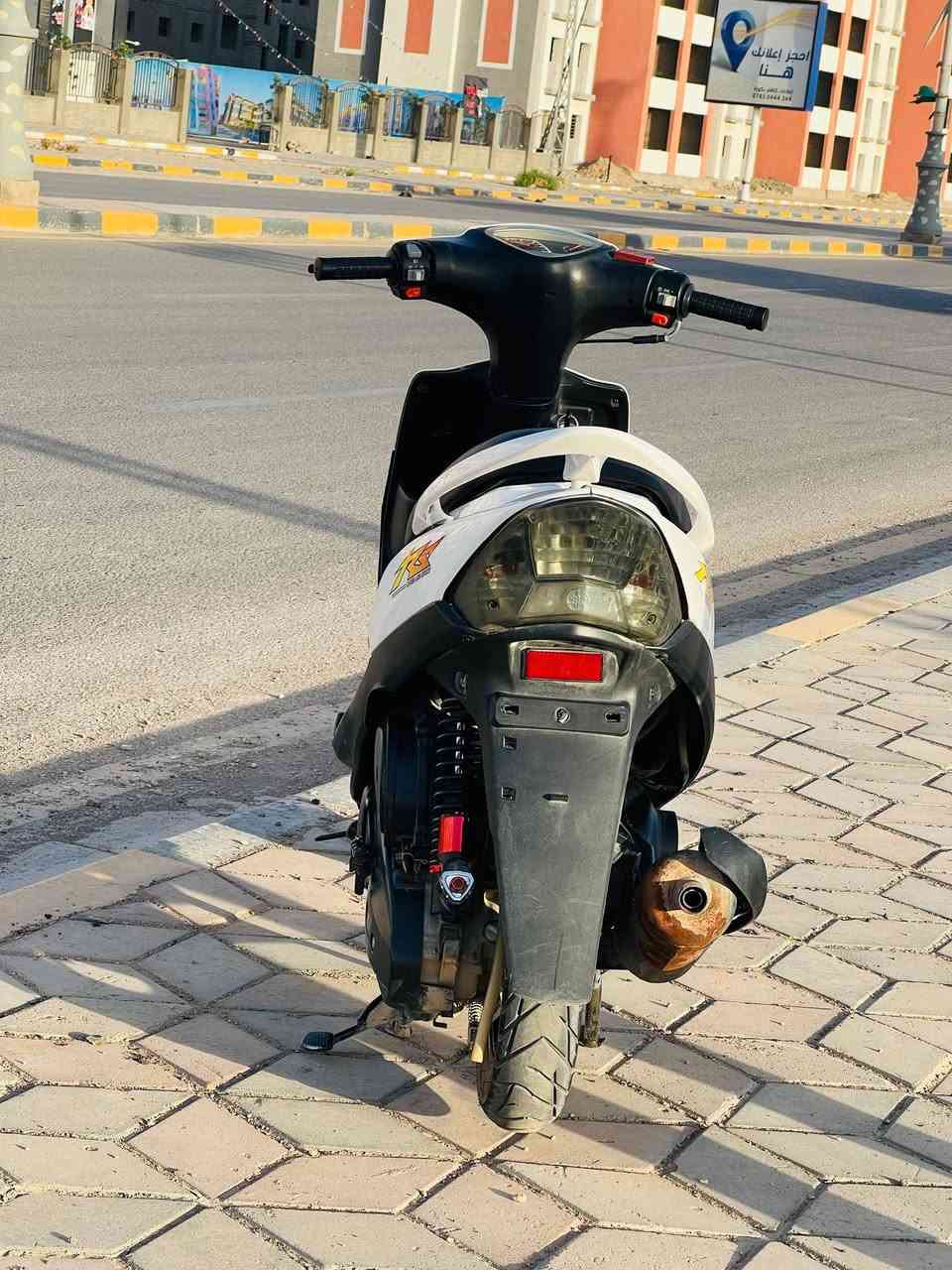 السلام عليكم للبيع دراجه ماكس معرض صالهه 4 اشهر ب شارع بعدهي المرايات مامشدوده الدراجه جديده وناعمه مامتواجد فيس ***********
