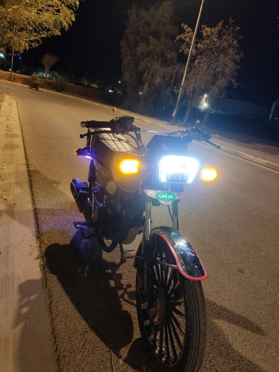 السلام عليكم
للبيع ايراني موديل 25 محرك 200 

كفالة عمالة ماشي 6000

***********
