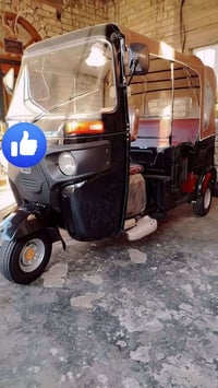 تكتك موديل  ١٥. رقم بغداد نكليزي. محدثة شلع ٢٣. المكان بغداد. ٠٧٧٠٧١٧٥...