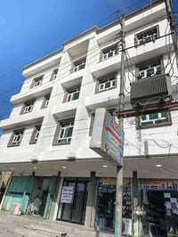 بناية تجارية تحتوي على شقق لايجار تصلح عيادات أو مكاتب العنوان كربلاء ...