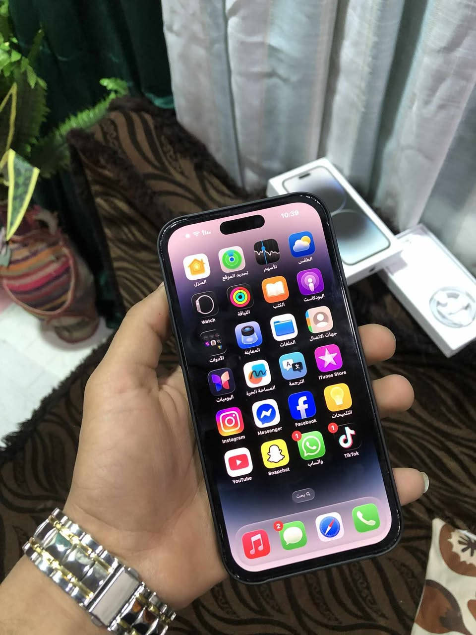 سلام عليكم
جهاز ايفون 14 برو ماكس ذاكره 128 بطاريه 81 جهاز كل جسمه بلادي نموذج m امريكي تك سيم ويدعم شريحه الكترونيه فقط شاشه مبدل مال تفصيخ شاشه كلش حلوه وسريعه نفس البلاد بالضبط ميفرق اي شي فيس ايدي كلها كامل شغال ملحقاته كامل كارتونه وشاحنته كامل سعره 580 الف شراي اتصل ع رقمي ***********
