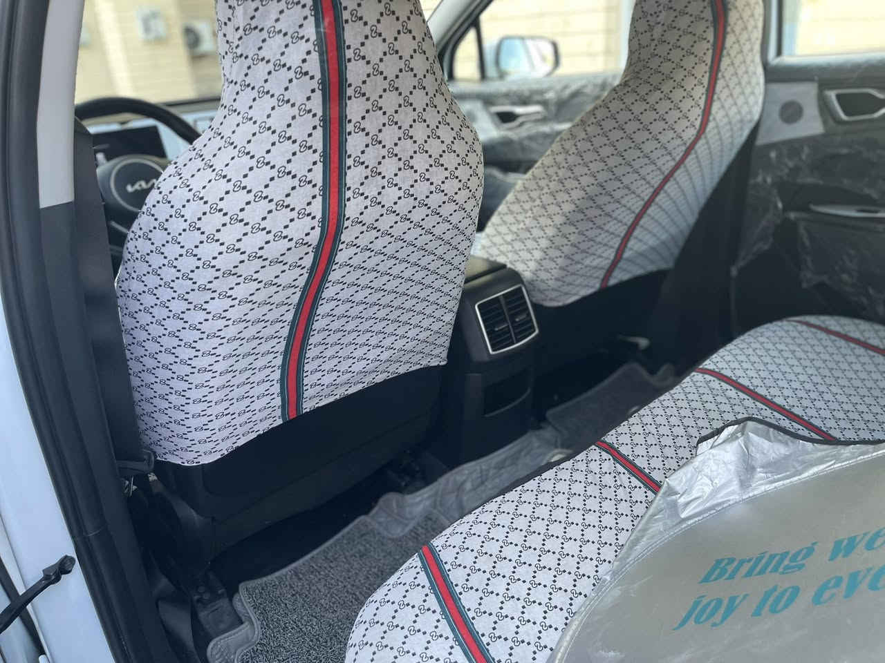 كيا سبورتاج ٢٠٢٣ خليجية وكالة نم اكدال رقم اربيل ماشيه ٤٥ الف فول مواصفات موضحه بالصور بيه طخه بسيطه بالباب الخلفي و شخطين بالبنيد موضحه بالصور مكانه البلديات بغداد للاستفسار *********** سعره ٢٢٠ ورقه بيه مجال بسيط
