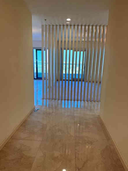 Apartment For Rent, located in Erbil, Empire Square, with an area of 143m², the price is $650/Monthly.
 
Consists of:  
- 2 Bedrooms
- 1 Kitchen
- 1 Living Room
- 1 Hall
- 3 Bathrooms
- Floor number: 11

Jamana real estate 
Mahmood:*********** أربيل
