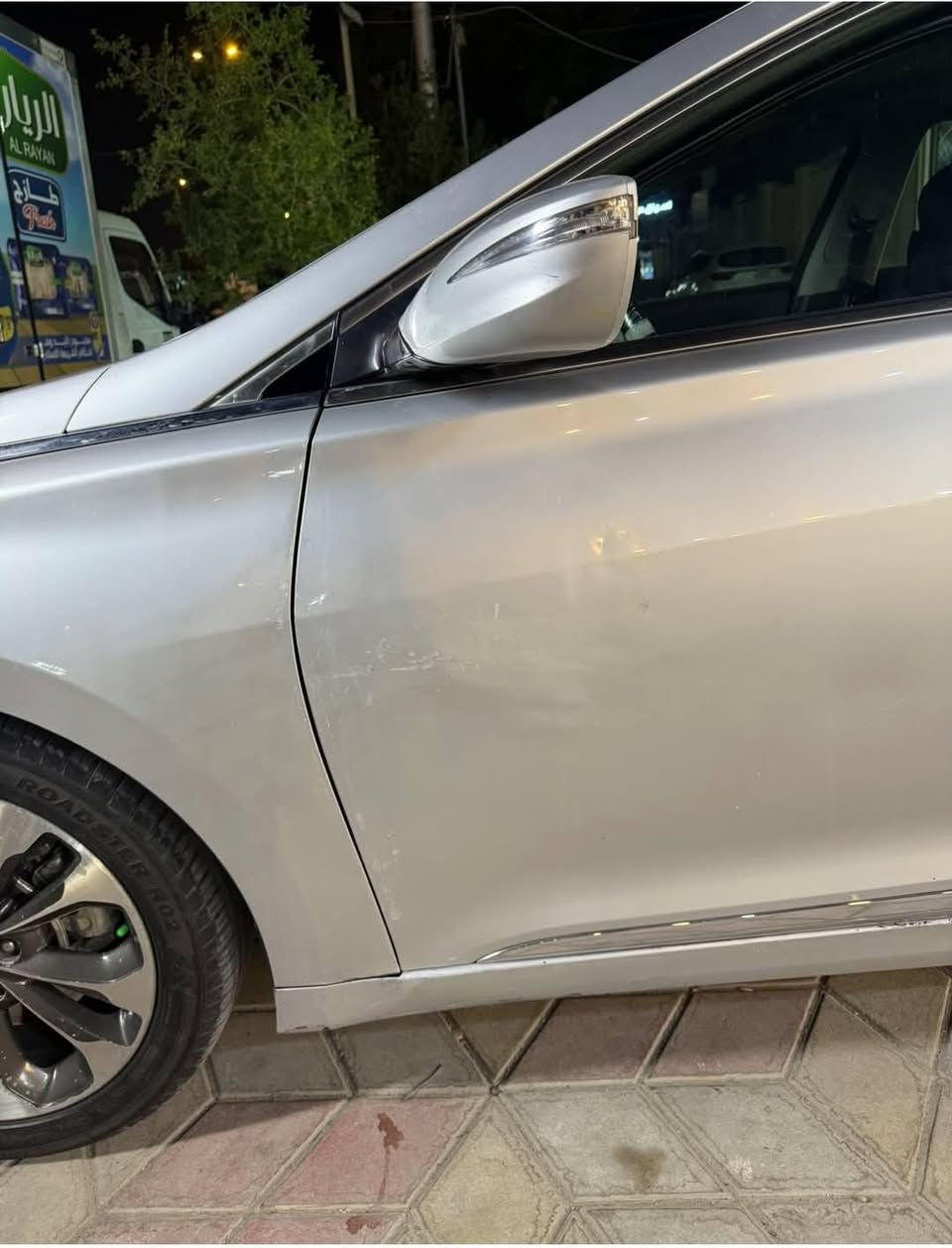 السلام عليكم ازيرا للبيع موديل 12 امريكي السياره vip ميحتاج احجي المواصفات فول للأخير بأسمي سنويه وهزه جديده الحادث جاملغ امامي اليمين والبنيد مصبوغ والسونار موجود ضمن الصور السعر 115 وبيهه مجال للطيبين مكاني بغداد
***********
