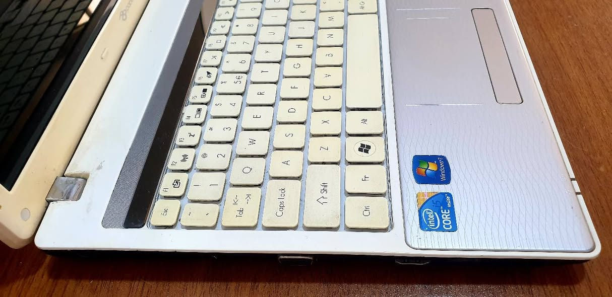 Packardbell acer i5 جيل اول
الرام 4G الهارد 500G  حجم الشاشة 15.6 
البطارية اكثر من ساعة السعر ٨٠ الف المكان بعقوبة


**إذا كنت صاحب هذا الإعلان وتريد حذفه لأي سبب، رجاءا أرسل رسالة إلى الدعم الفني**