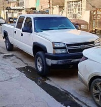 سلفادور ٢٠٠٦ السيارة مال مزاد واوراقها مال المزاد والمستمسكات موجوده ب...