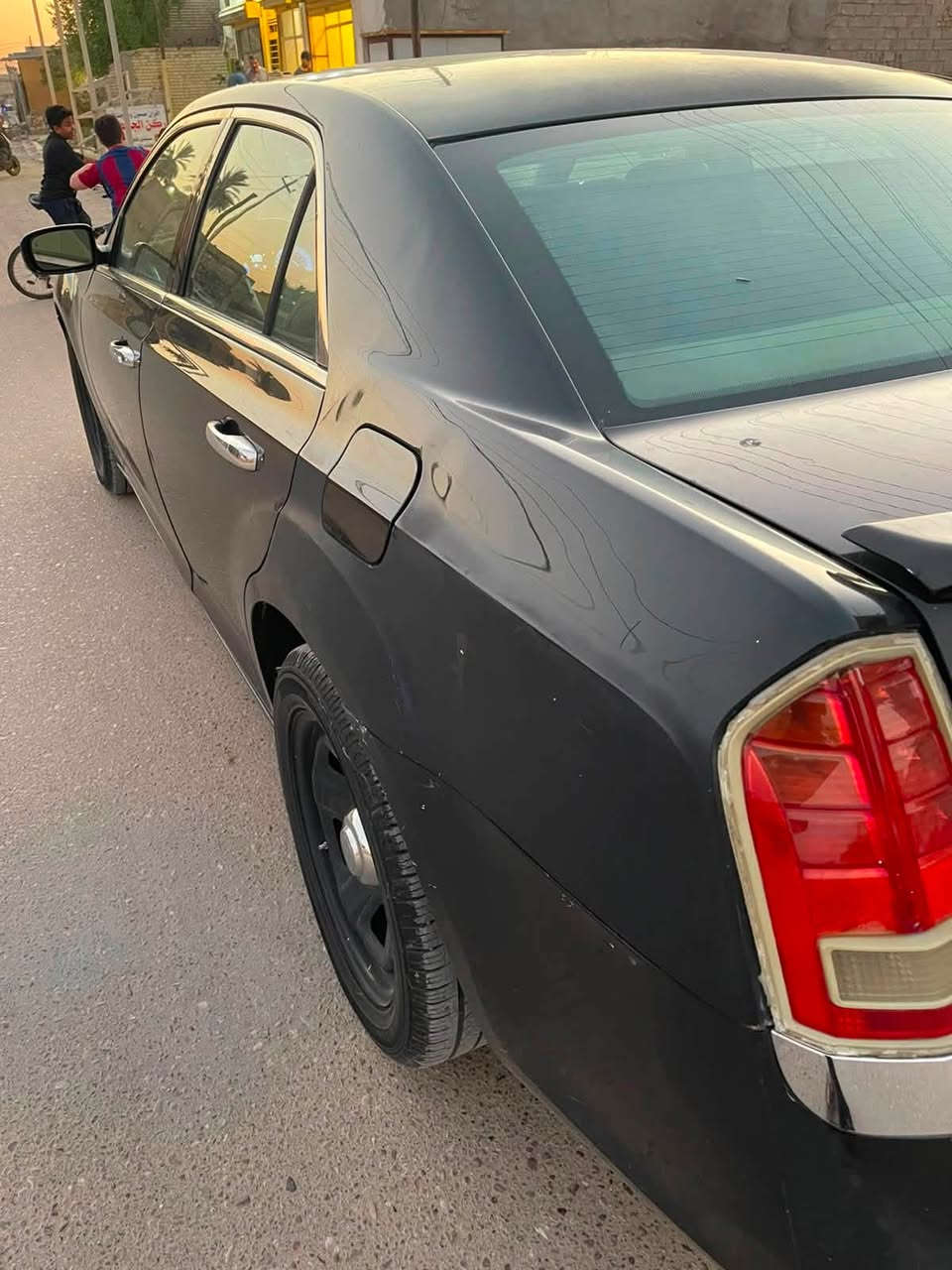 اوباما c300  للبيع
موديل 2013  3600 وارد خليجي  اللون اسود بيها بس جاملغ خلفي  جهة السايق مصلح بدون گص 
بانوراما /  حساسات / رادارات/ كلاص حار بارد  / بردة خلفية كعربائية  / كشن ميموري / تدفئة كشنات 
السعر 160 وبيها مجال 
***********
