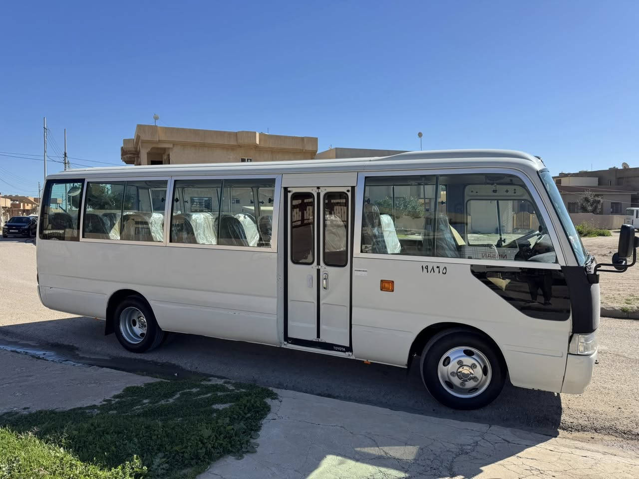 سلام عليكم كوستر 2015 للبيع
رقم شمالي
محرك كير مكفولات
اكسن بي صوت
صدر امامي و خلفي جديد
 تايرات جديدة
منظومة غاز
وركة إضافية
تبريد محور
فتحت تانكي
فاتح اربع وياله
 بيها صبغ صفحة كصيرة
السعر 290 ورقة و بيها مجال
مكان/ الموصل
رقم الهاتف / ***********
