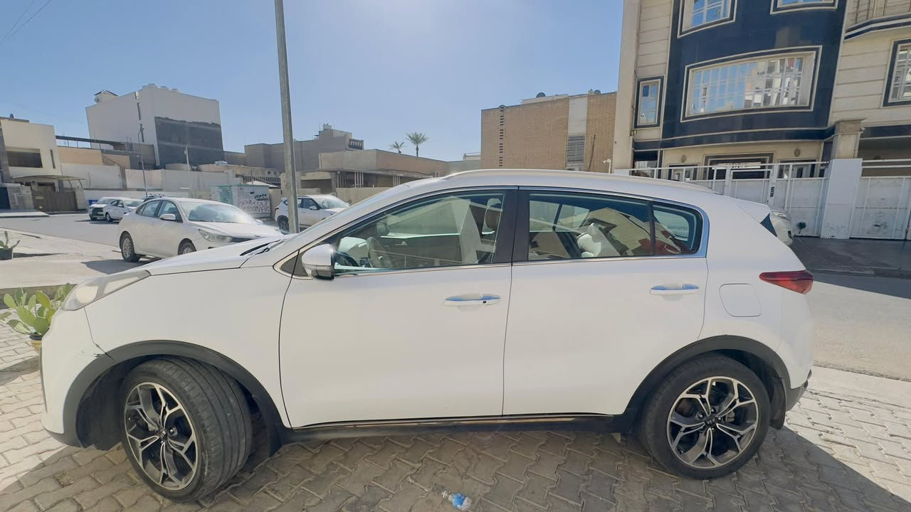 السلام وعليكم
كيا سبورتج 2020 GT LINE خليجي وكالة العالمية
 رقم بغداد باسمي

ماشيه 105.000km الف

محرك 2000 دوش 

-بانوراما
-صندوك كهرباء
-كرسي كهرباء 
-شاحن لاسلكي 
-اوتو هولد 
-انضمه قياده درايف مود 
-شاشه كار بلي 
-هاند بريك الكتروني دكمه 
-حساسات اماميه + خلفيه 
-كامره خلفيه
-قطعتين تبريد 
-بانوراما 
-كشافات زنون 
-بك لايت LED
-شفتات استيرن  
-مثبت سرعه 
-نضام مانع انزلاق
-درايف مود ECO / NORMAL /SPORT /SMART
-اشاير مري وكهربائية قابله للطي 
-مخرج تايبسي 15w+مخرج USB
-مخرج تايبسي 2 خلف الكشن الخلفي 

السياره كفاله عامه عده الجاملغ شخط صغير موجود
بالصور والجاملغ الخلفي رصعه صغيره
الباقي مكفول

السعر 220 قفل

***********
