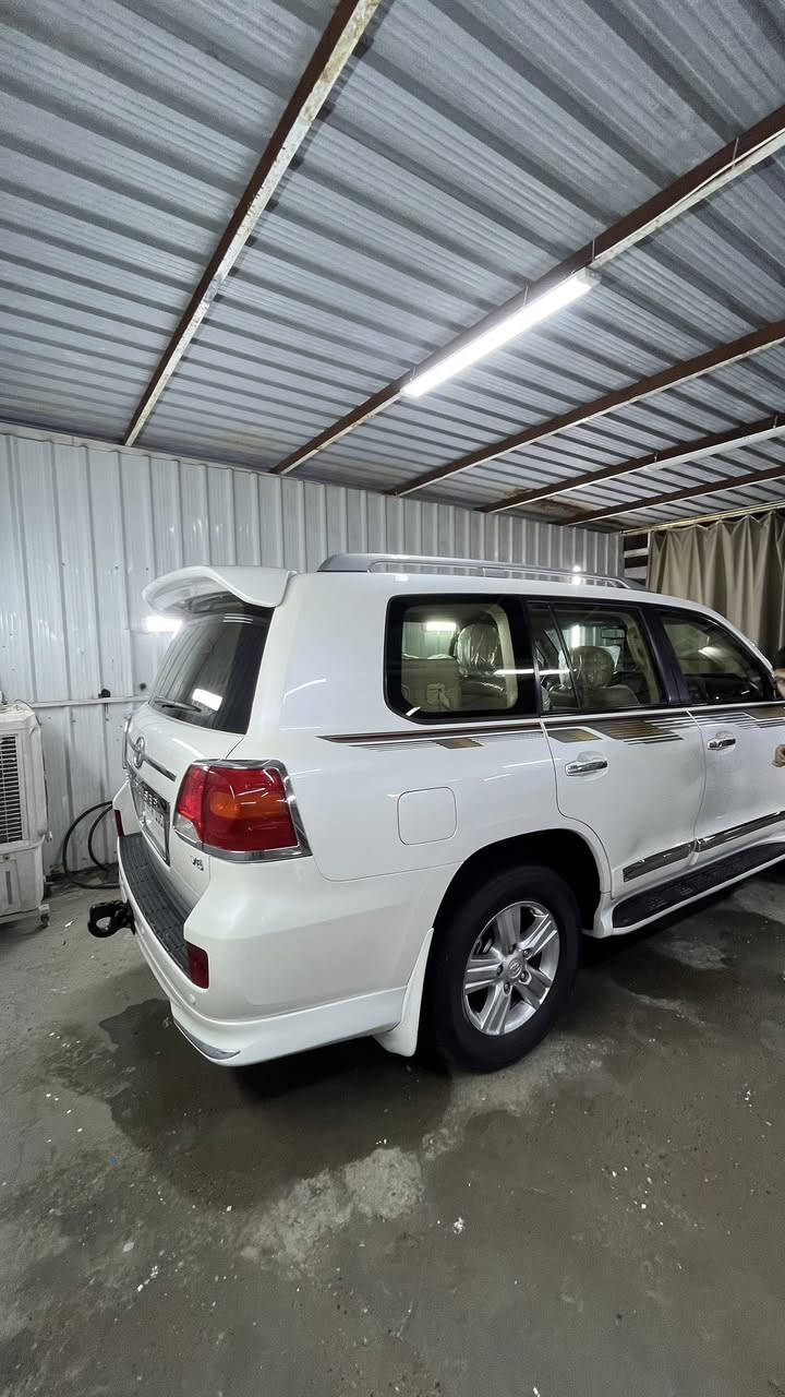 سلام عليكم للبيع او مراوس لاندكروز 2014 كفاله عامه بدون ضربه و صبغ 6 سلندر 4000 GXR سياره جديده وجاهزه بدون نقص مكينه كير صدر تبريد تخم تاير جديد باتري جديد سياره نضيفه ترهم مراوس او بيع مكاني بغداد السيديه السعر 390 ورقه وبيه مجال بسيط 
***********
