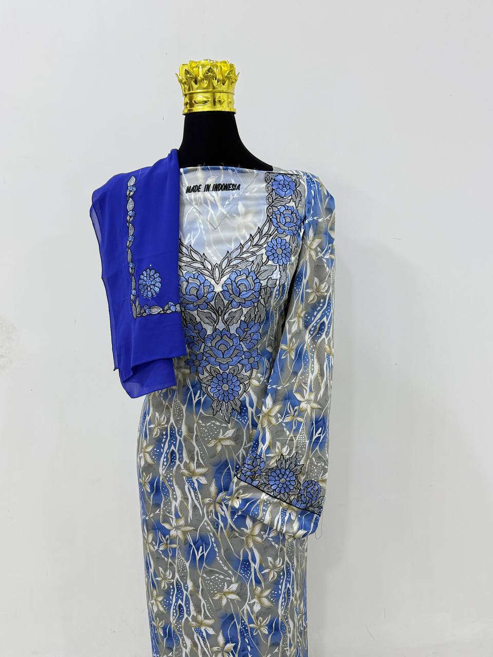 السلام عليكم 
مخاور امارتيه مع شال كوالتي جداً قماش حرير اندنوسي  ممتاز  جميع الموديلات 
يتوفر توصيل   
للتواصل(***********)
