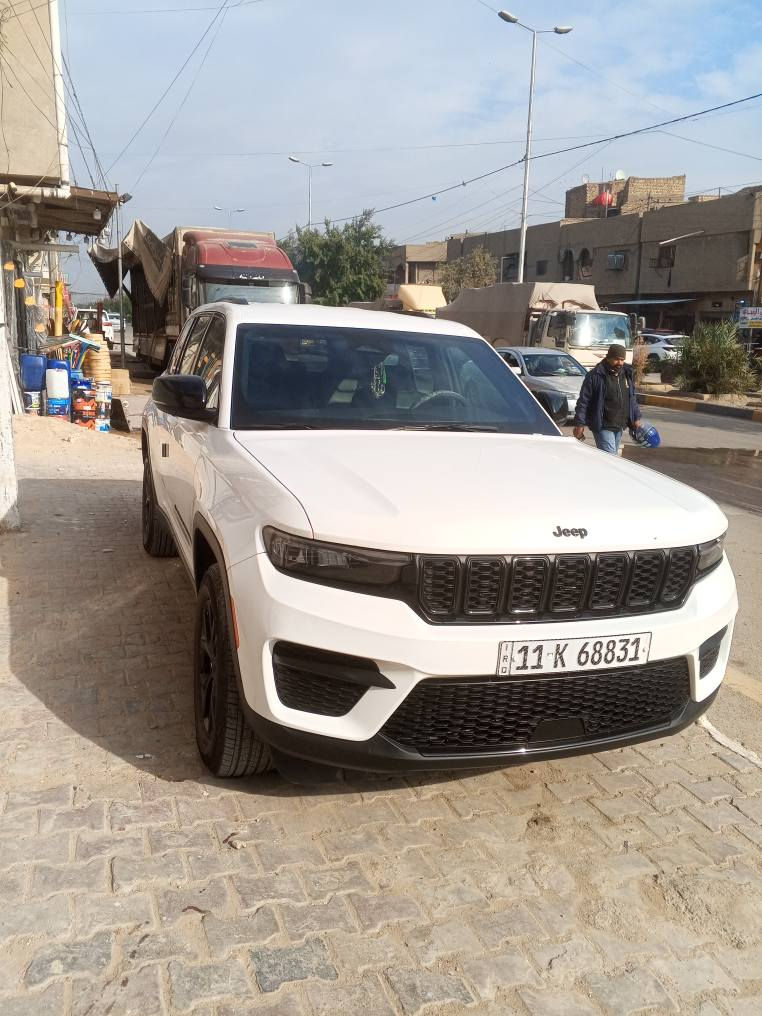 جيب لاريدو موديل 24 خمسه راكب رقم بغداد وارد امريكي حادث بسيط موضح بالصورة نصف الجاملغ وحافه البنيد صبغ بدون تبديل بدون ايرباك فول عدا الفتحه  ماشيه 31للاستفسار الاتصال *********** بغداد, العراق
