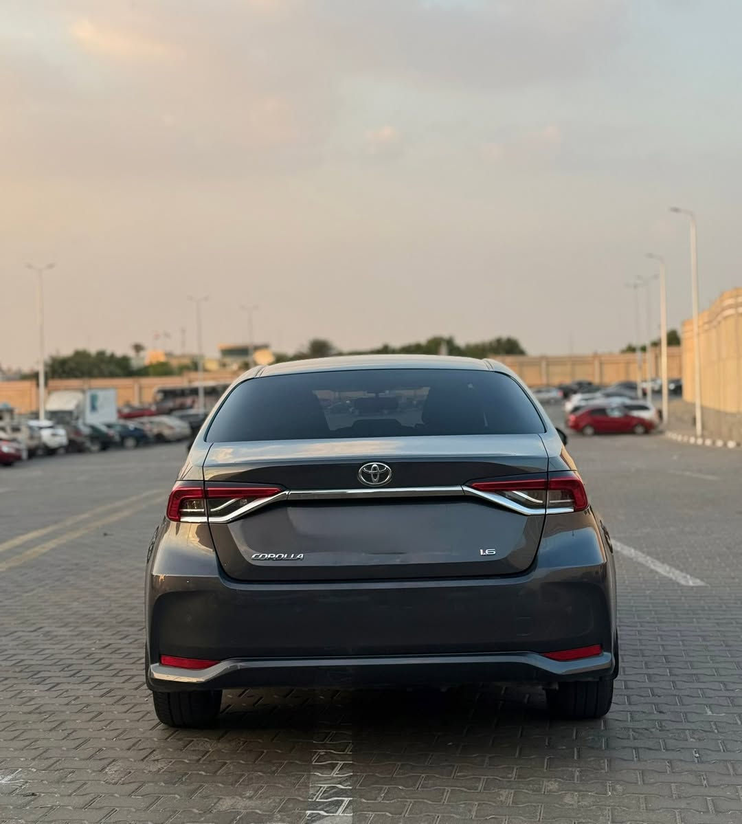 � للبيع Toyota Corolla 2024 الفئة الثانية 🚘
رقم التواصل 

01119441874 

✅ فبريكة بالكامل داخل وخارج
✅ عداد 60,000 كم فقط
✅ صيانات منتظمة بالتوكيل ومعها جميع الفواتير
✅ رخصة سارية لمدة سنة


**إذا كنت صاحب هذا الإعلان وتريد حذفه لأي سبب، رجاءا أرسل رسالة إلى الدعم الفني**