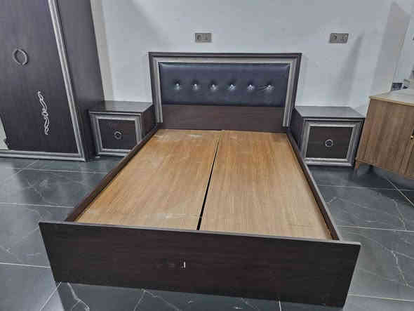 غرفه نوم للبيع نظيف كلش كامل سعر 350 الف شراي يخابر رقم *********** كركوك
