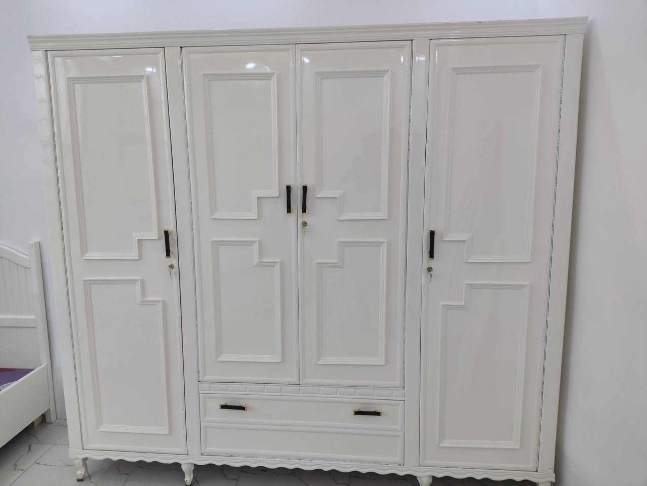 السلام عليكم تم تسليم طلب الزبون
غرفه شبابيه ام 4ابواب نجاره عراقيه الموديل 
التركي صاج خمسه ملم وجهين 
الصبغ حراري مال سيارات 
نشتغل حسب الطلب كل الموديلات التركيه 
نجاره علي كاضم بابل الحمزه الغربي 
واتساب ***********
