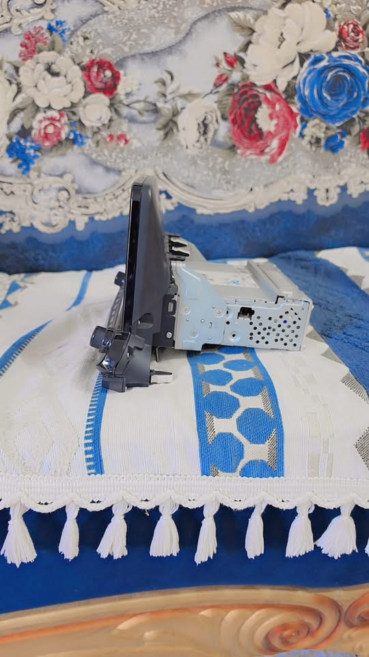 السلام عليكم 
شاشه للبيع شغله لوك على فحص للاستفسار 
***********
