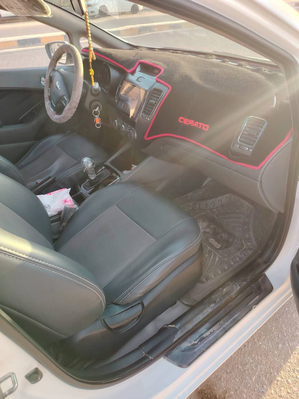 السلام عليكم سيراتو للبيع 2018... سياره مكفوله مكينه كير حداديه صبغ سياره نضيفه او حلوه مال جناي شراي اتصل... ***********
