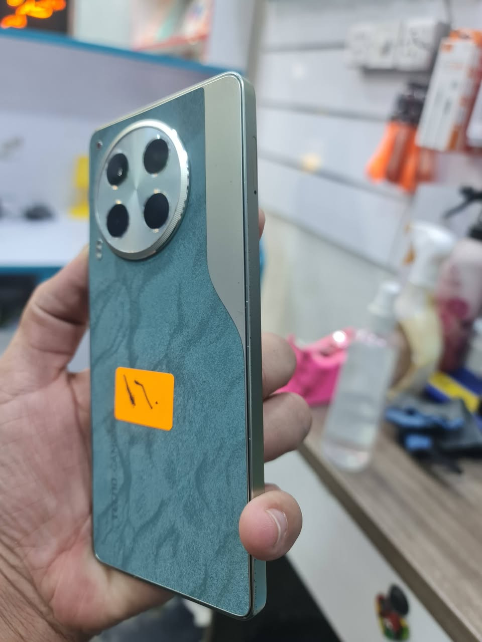 تكنو كومون 30 برو.  (512/ 12) / 5g
نضافه 100. جهاز كلشي مملدل بي اصلي كله 
ملحقات شاحنه. وكفر.  فقط.  
(الكامره السلفي بيه خلل. فقط.)
ب160$$   
***********. 
نجف /عباسيه
