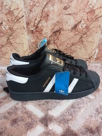 أديداس • قياس 44 • توصيل مجاني