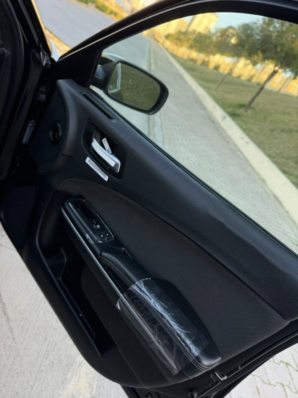 #دوج_جارجر_فىهSXT_🪬

#حجم_3600__V __6__ #كلين_تاتل
#بيها_جاملغ_خلفي_كلير_فقط
#كفالة_عامة_صبغ_بارد_تعديل_حالوب_تبدل_بشرط

#كير_مكينه_حدادية__كهرباىيات_كلها_بشرط
#جديدة_كلش_سيارة_نظافة  100‎%‎1000

‏
#سعرها_210$ #وبيها_مجال__موديل2018
#بصمتين_موجوادات_غراض_شركة_كلها_موجوده

#موقع_السيارة_بسلمانية📍
#الموصفات_
بصمة •تشغيل عن بعد •لد امامي •سستم صوت •
تدفى كشنات •صاجات بلاك •تحكم ستيرن •مانع انزلاق •
•مريات كهرباىية +مريات اتو قلابة •منفذ 220•ثلاجة •
ويل بلاك حجم رياضي •دشبول ليزري • مريايه عاكسه
•لايت كهربائية •لايت زنون عالي ناصي بلوجكتر LEd •
•تبريد منفصل شاشة نظام قيادة•شاشة جبيره 

الاستفسار ⬇️
#الاتصال__***********__***********
#حجي_وليد_الجنابي
