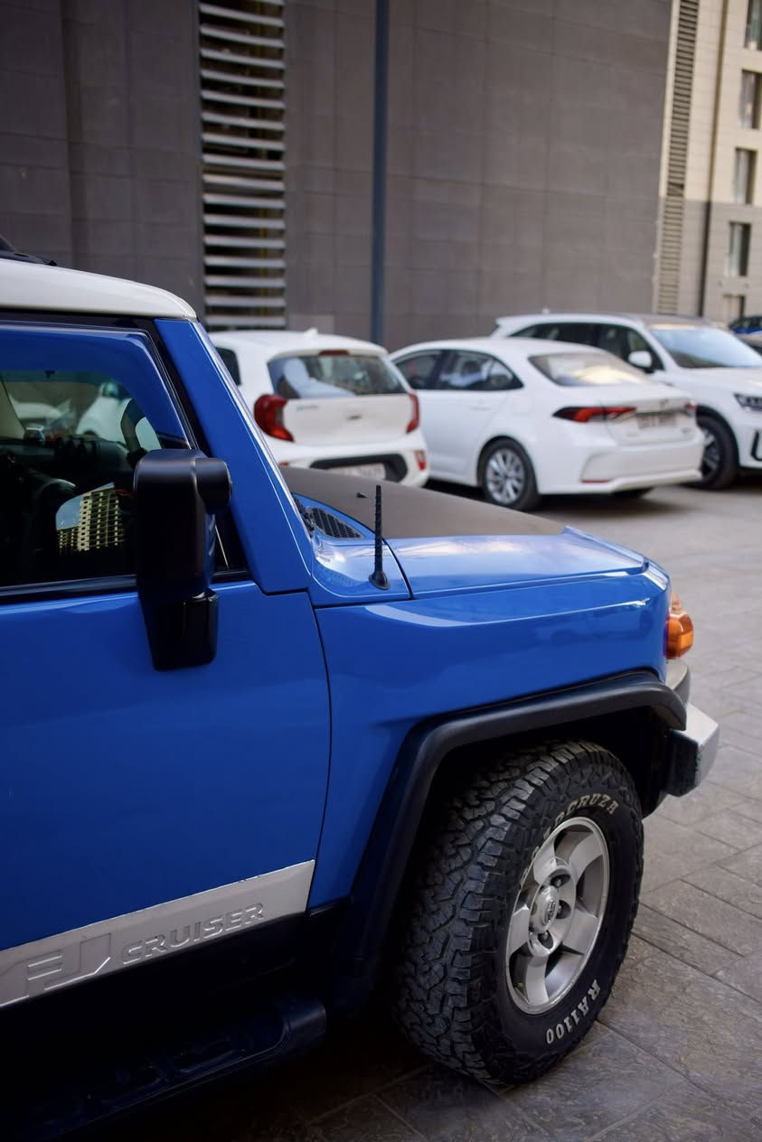 اف جي كروزر 2008 خليجي وكالة الفطيم
كلين تايتل بدون ضربة رقم بغداد باسمي
. لون ازرق السياره بلادية.
. محرك كير مكفول 
. كشنات جلد.
. تايرات نقشة BF كودريج.
. عليها منظومة غاز والخزان اسفل السياره بدون اخذ من مساحة الصندوق.
صدر جديد امامي خلفي قبل شهرين بدلته
نظام كامرات امامي خلفي
البنيد شويه بي جراد وهذا الشي معروف بال FJ
. السياره عليها عزل كامل للصوت والهواء طبقتين المنيوم وفوم عازل على كل اجزاء السياره موضح بالفديوات .
. ماشية 318,000 كيلو
بيها اقل من شبر صبغ موضح بالصور 
سعر السيارة 17,500 بيها مجال بسيط
رقم الهاتف : ***********
المكان بغداد / حي الحسين
