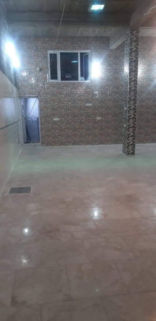 السلام عليكم
توجد قاعه المساحه 280 متر الارضيه مرمر والجدران سيراميك والكهربائيات والديكور جاهزه تحتوي على خدمات كامله مطبخ وتوجد غرفه للعمال و اداره ارتفاع  القاعه 5 متر 
تصلح ان تكون سوبر ماركت او مطعم أو معهد او مخزن للبضائع  العنوان الأمين الثانيه نهاية شارع 20 سكينه على ايدك اليمين مقابل شارع السايدين شارع 40 للإستفسار اتصال أو واتساب مفتوح  ***********
