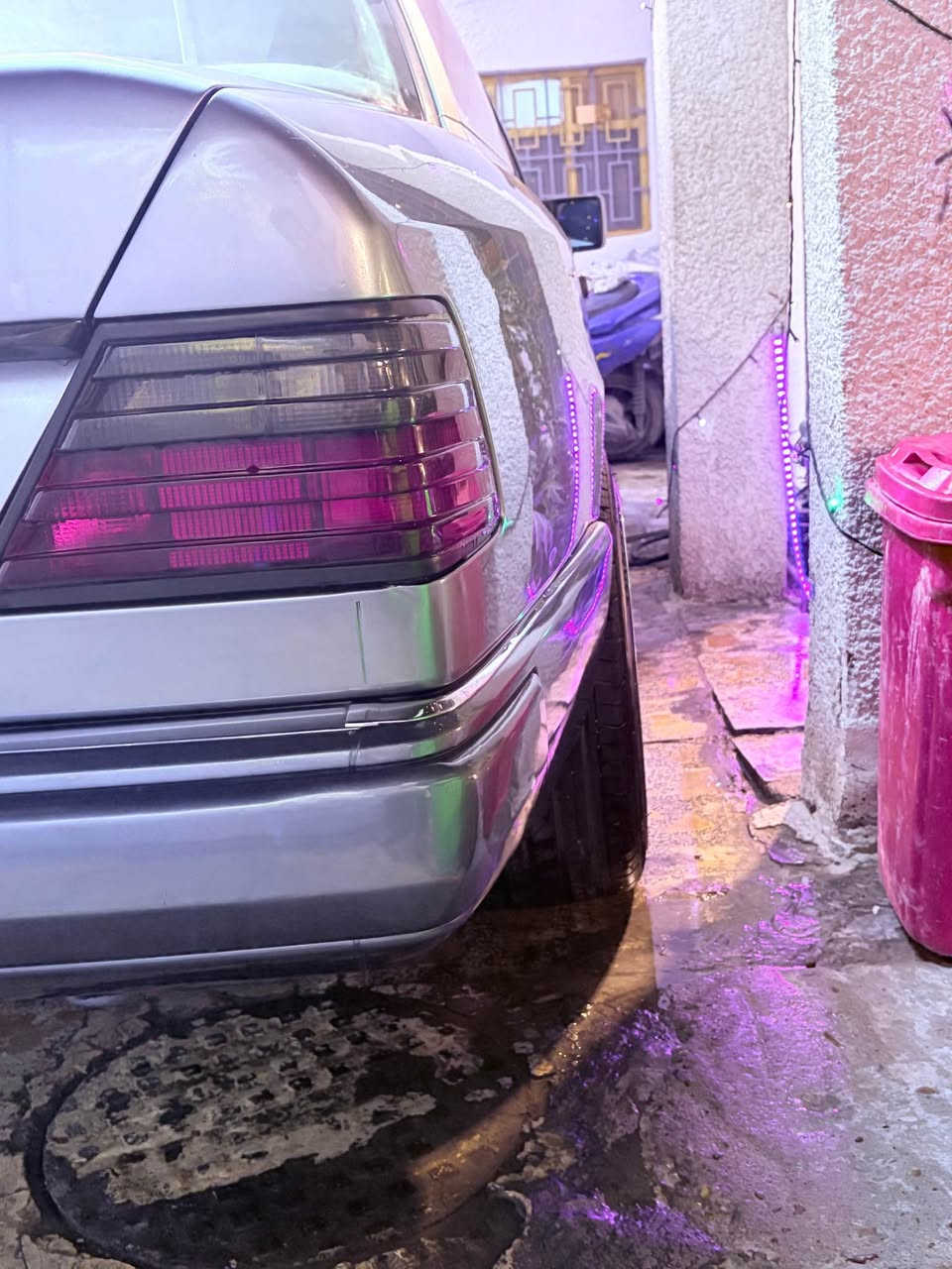 السلام عليكم 
رمضان كريم عليكم 
مارسدس (دب)موديل (88) اللون رصاصي محدث 
محرك بلاد -كير بلاد
سلايد 
تخم تاير (2) سايز 
تخم (زنون ) 
كت امامي 
اريل كهرباء 
مسجل اصلي 
غرفه جلد جديده 
رقم بغداد تحويل مباشر 
السياره مابيها اي نقص واحلى من الصور 
للاستفسار فقط واتس اب 
( ***********) بغداد, العراق
