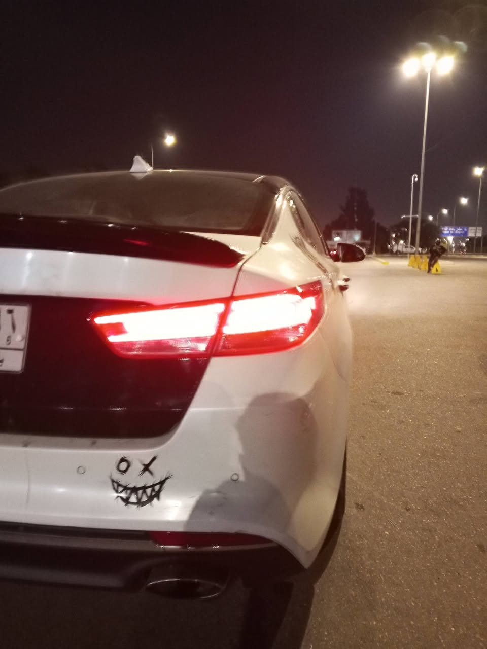 السلام عليكم 
كيا اوبتيما امريكي للبيع 
موديل 2018
رقم بغداد
فول ما عده الفتحة 
ميحتاج اكول مواصفاتهة لئن معروفة
مصبوغة حزام للجمالية 
ضرر أمريكا جاملغ و البنيد مبدل اصلي لون اسود
سعر 135
مطلوبة غرامات مليون ينزل من السعر
***********
