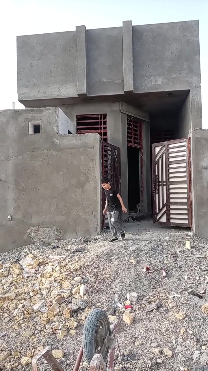 مشتمل ١٠٠ متر بلرامل يم سيد عبدلله بظهر الوجه ينباع نقد وعل مبادره *********** وسعره مناسب قيد النشاء انته تستلم مفتاح كامل
