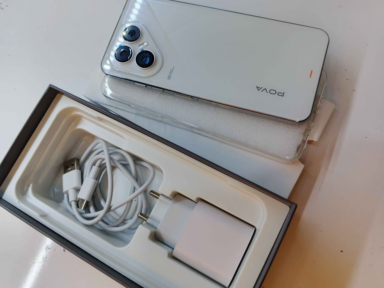 سلام عليكم نقال جديد كسر كارتون 120 فريم نقال كلش حلو جديد كسر كارتون السعر 380 
واتساب *********** Singapore
