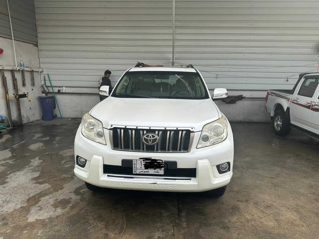 برادو 2012 كويتية بيها بارد بالجاملغ الخلفي على كد شبر وبيها شخط بسيط بالجاملغ الأيسر الأمامي رقم بغداد باسمي السيارة 
السعر 270  $ كير مكينة صدر تبريد كله جاهز المكان بغداد ***********
