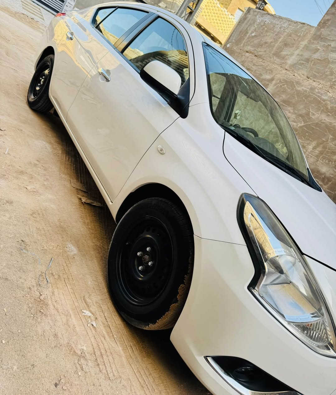 نيسان صني 2022 ابيض اللون ماشية 188 الف السياره نضيفه كلش دواخل نضيفه والخارج بيها اصبع بارد بالجاملغ الخلفي تخم تاير جديد سنوية 2028 اربيل بأسم شركة السيارة وكالة بأسمي مكاني نجف السعر 110 وبيها مجال 
***********
