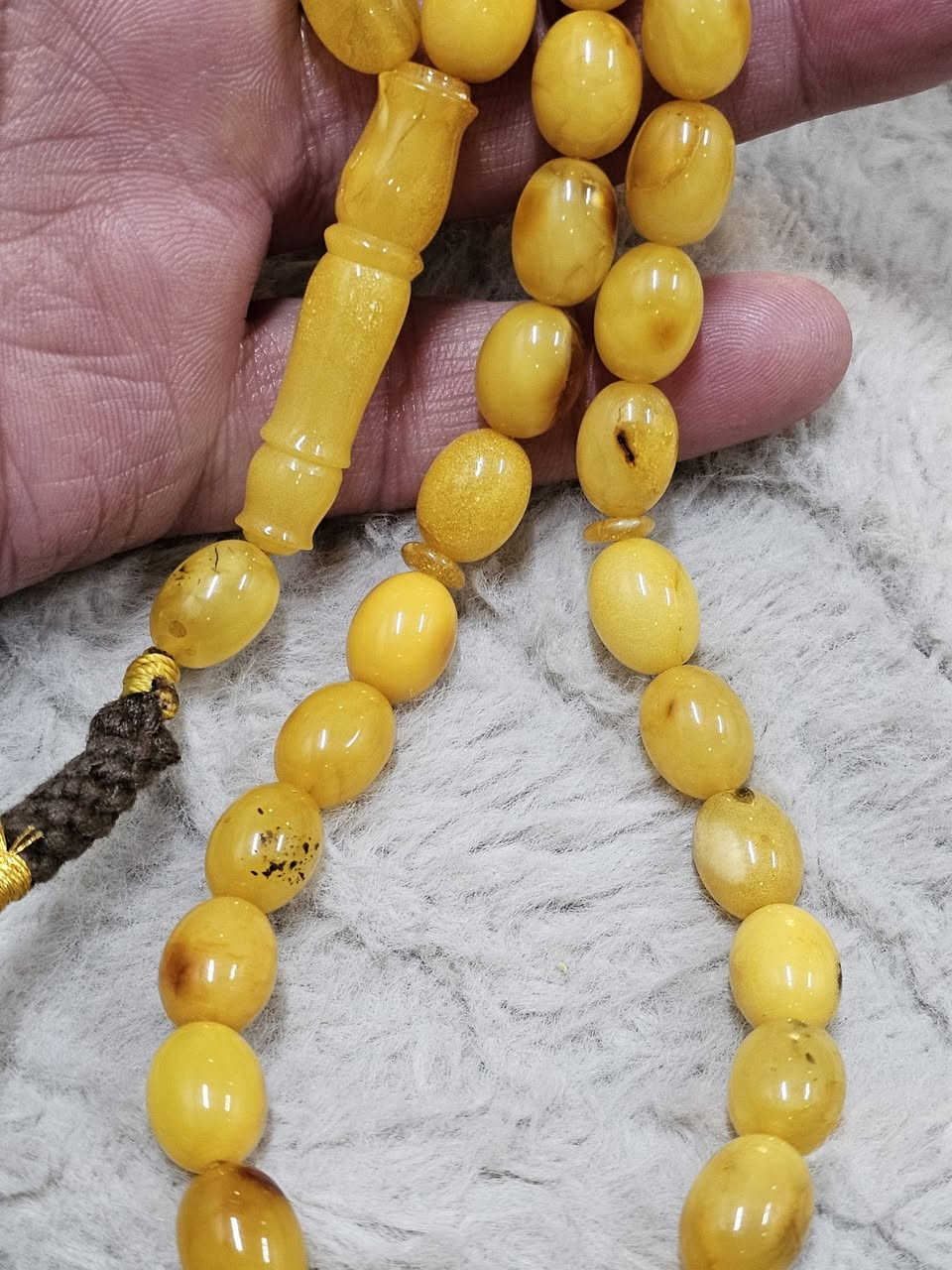 لعشاق مسابح بيض الحمام ....وعشاق المغلف
مسبحه من كهرب بحر البلطيق الحر الطبيعي الشوائبي المغلف تغليف طبيعي (السبحه مخزونه) شرط وضمان مدى الحياة بأصالة الخامة لاكبس لاضغط لا مسال لامعالج لاكهرب صيني 
وزن ٢٩ غرام ٤٨ حبه قياس الحبه ٩ × ١٢ ملم


**إذا كنت صاحب هذا الإعلان وتريد حذفه لأي سبب، رجاءا أرسل رسالة إلى الدعم الفني**