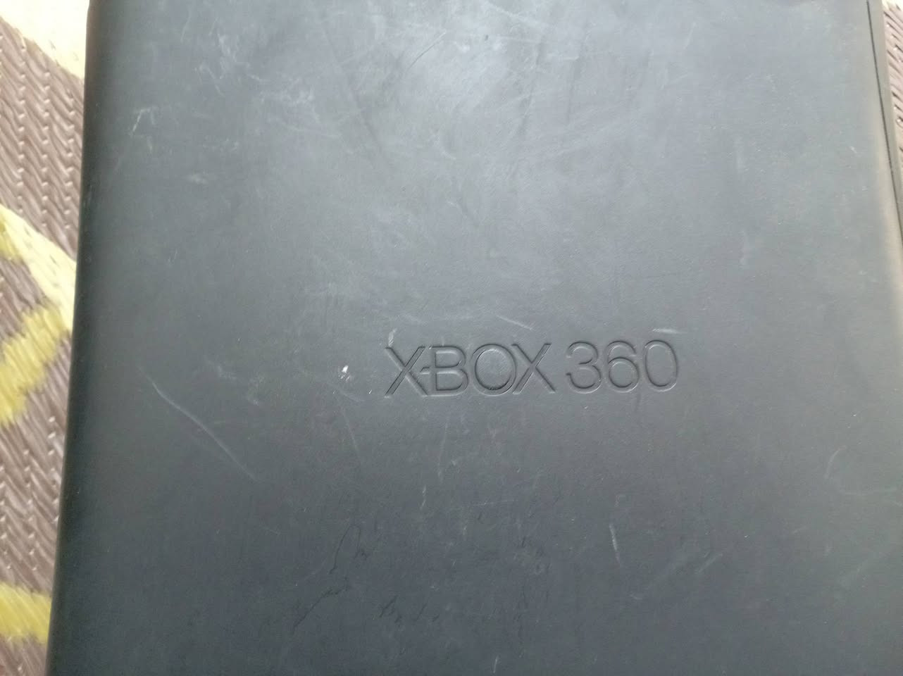 السلام عليكم عندي اكس بوكس 360  يعني انا برمجه وتنزيل العاب ويده ويصير بيه اربع يدات  برمجه وتنزيل العاب ويده ويصير بيه اربع يدات بلاي حلو للتجميل السعر 80,000 الف   وبي مجال عنوان البلاي رياضيات شارع المصرف اسواق فراوله رقم الهاتف ***********
