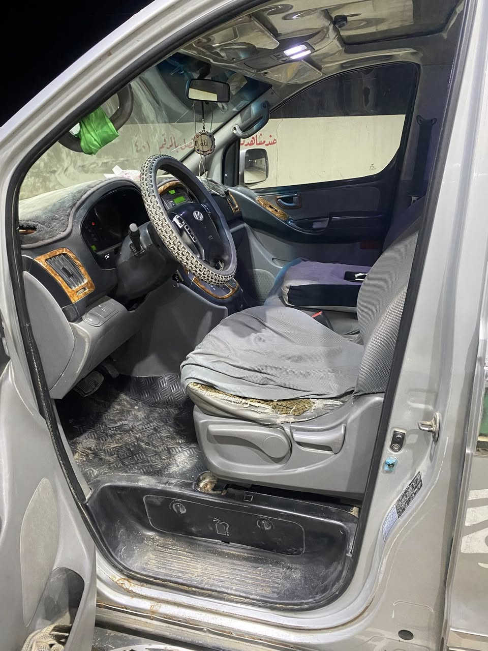 السلام عليكم ستاركس موديل 8 مسكر اصل أوتوماتيك ملكيه فتحات مكينه 12 قبق اسود السياره مكفوله من الصبغ والتبديل العنوان الديوانية الدغاره ***********
