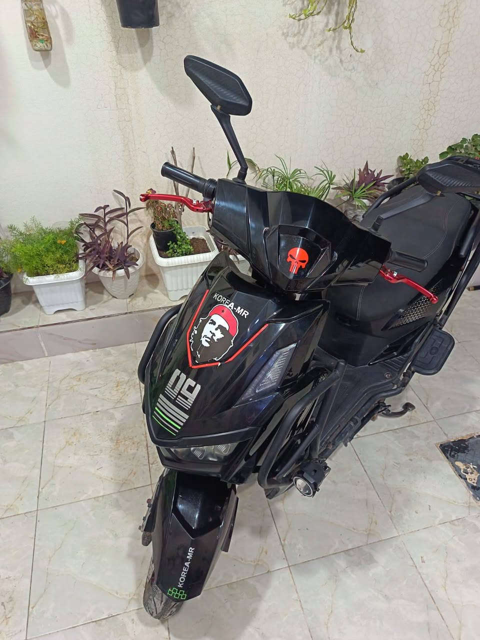 سلام عليكم دراجه شحن نوع سكنس 6بطريات لبيع السعر 900الف وبي مجال ***********
