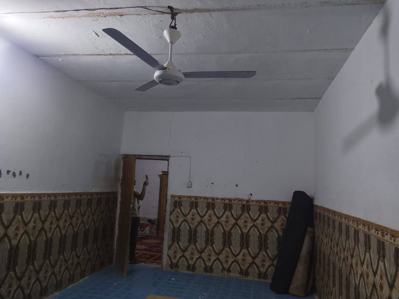 السلام عليكم دار للبيع رقم مساحه 200 متر العنوان ميسان منطقه حي السجاد قرب مدرسه يعرب والاستفسار عن هذا الرقم ما متواجد على الفيس ***********. رقم ثاني *********** /السعر 35 مليون قابل للتفاوض
