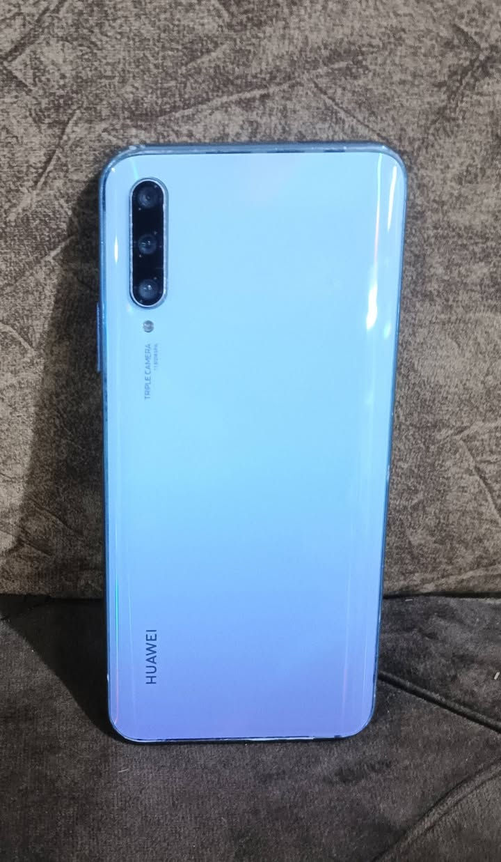 السلام عليكم للبيع جهاز y9s نضافه 100 ذاكره 128 بطاريه 5000 نضيف كلش السعر 75 وبي مجال قليل للاستفسار ***********
