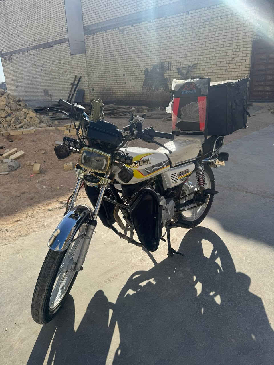 سلام عليكم شباب
دراجه إيراني سونك موديل 24 
150cc (سوبر )
دراجه خير من الله اي نقص مابيه 
٥ كير سلف، هندر كله شغال 
كهربائيات كله شغاله 
بيه زنون ، صندوق دلفري ،درع جيوب ،تجوه ظهر ،شاحنه دراجه مناقصه شي ،،السعر 670 وبيه مجال لطيبين 
*********** رقمي واتساب ورصيد 
،ومتواجد فيس 💝
تاير امامي جديد 
تاير خلفي جديد
