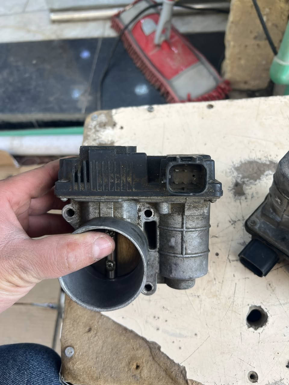 اجويتر كهربائي نيسان سني
عل فحص  قيم او اخذ 
***********
