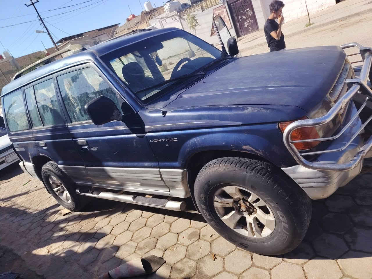 السلام عليكم ورحمة الله وبركاتة مسيبوشي باجيرو مديل 97 رقم نينوئ فحص مؤقت مكينه وكير تضاف حداديه نضيفه عايزه فقط دبلات خلفيه كهربائية كله شغاله كير اوتماتيك دفع رباعي تايرات نضاف دواخل حلوه كلش العنوان نجف السعر 28 وبيها مجال الشراي يجي خاص أو يتصل ***********
