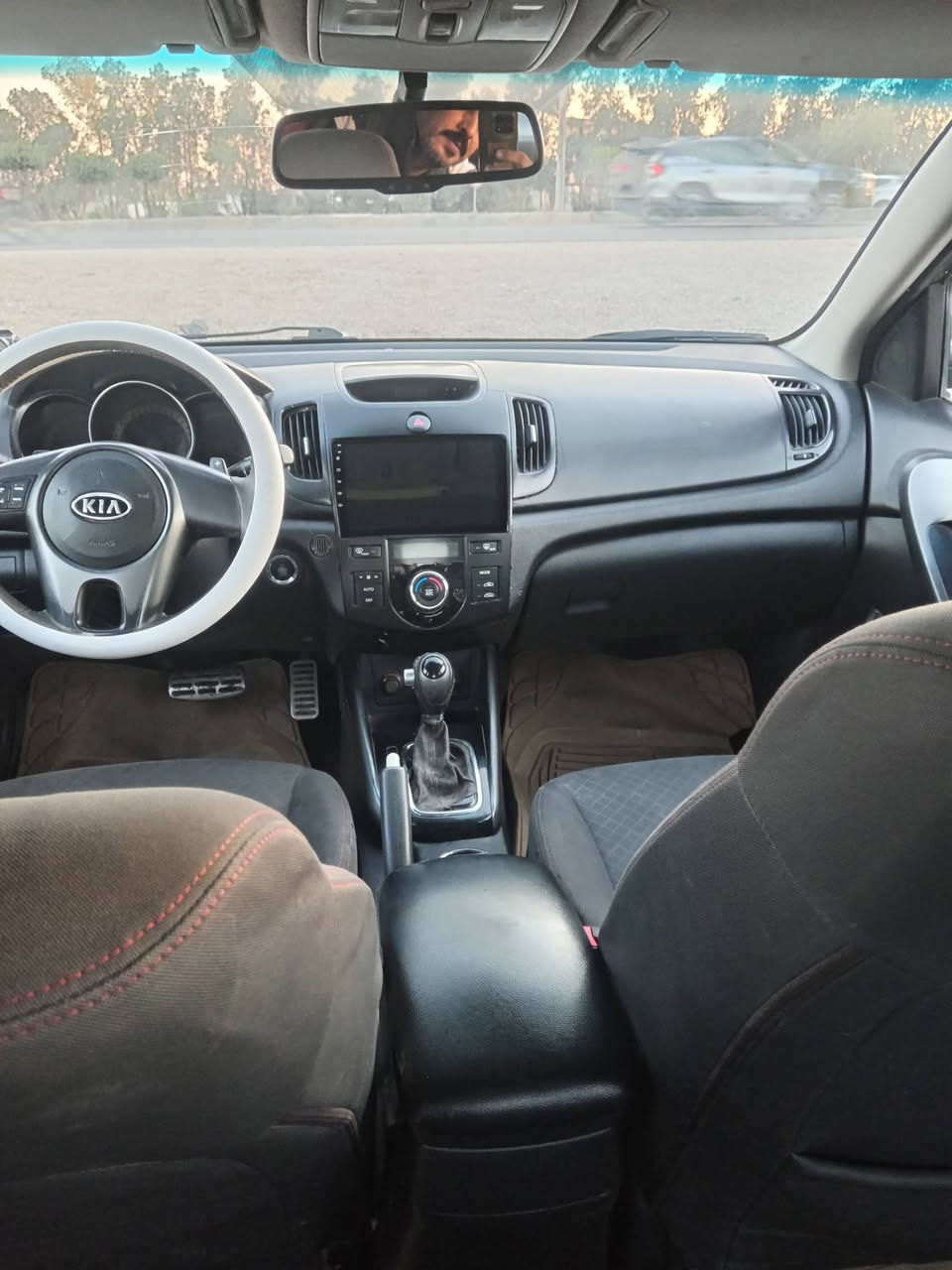 السلام عليكم
سيراتو موديل 2011 رقم كربلاء فول مواصفات بصمه +فتحه + تحكمات +شفتات
مكينه 1600 خليجي حداديه جديده ستوني مبدله + مشط مال كصه جديد سنويه نافذه
بيه طخه كد شبر بتكمه وضربه خفيفه بجاملغ الخلفي مصبوغه عام بسبب الجراد للبيع او مراوس بسياره صفره
(السعر 75)


**إذا كنت صاحب هذا الإعلان وتريد حذفه لأي سبب، رجاءا أرسل رسالة إلى الدعم الفني**