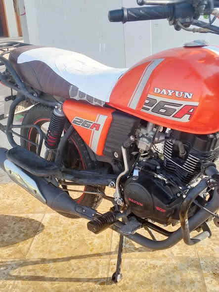 سلام عليكم عندي دراجه دايون  البيع موديل 2023
وراق صولي مكفوله كفاله عامه سعر 1800 رقم تليفون ***********
