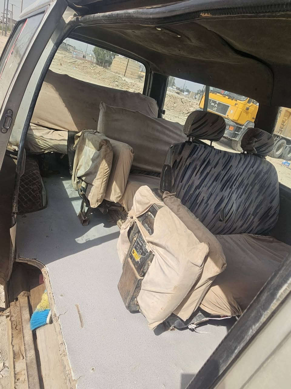 السلام عليكم
كيا بريجو موديل 1997 رقم بغداد انكليزي 
مكينه وكير واكسل جدد تخم تاير 
المكان بسمايه السعر 40
***********
