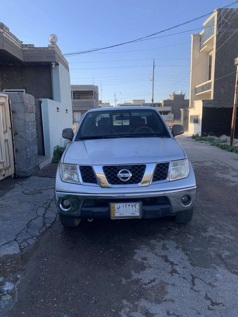 السلام عليكم اخوان 🤝

بيكم نيڤاره LE للبيع ✅

LE يعني فول موصفات✅

تحكم ستيرن و مثبت سرهة✅

موديل 2009 🗓️

لون رصاصي البنيد و القماره بيهن شويه جراد و السياره استلام من الشركه بال 2009 و لليوم عدنه و ما بيهة حادث ابد انضف سياره بخواتهة ✅

مكينه و كير مكفولات كفاله عامه 
تبريد السياره خير من الله  داخل السياره احمر و الكشنات مغلفه جلد و كشناتهة البلاديه جديده كلش السياره استعمال شخصي و دواخلهة كلهة نضيفه  تغليف البدي من الشركه الاصلي مالتهة✅

كير  اوتو ماتيك✅

مكينه 4 سلندر صافيه و نضيفه و نشطة السياره ✅ 

السياره تاخذهة فلس متصرف عليه لان السياره حيل معتنين بيهة  الشغله قبل لا تعطل ابدلهة يعني السيارة كلش نضيفه✅

صدرهة نضيف و يمشي(نص عمر) ✅

تايرات جديده حيل ✅

تبديلهة الدهن بشركه الحسام افضل زيوت للسيارات ✅

رقم بغداد حمل ✅ 

السعر 110💵💵

مكاني بغداد الدوره البعيثه 📍

للستفسار اكثر تفضلو خاص او اتصال على الارقام✅

***********

***********

ملاحضه الارقام بيهن واتساب 📞
