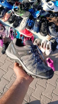 حذاء جبلي قياس 42  عنوان بغداد البياع بقرب من مصرف بغداد ‏‪07763134924...