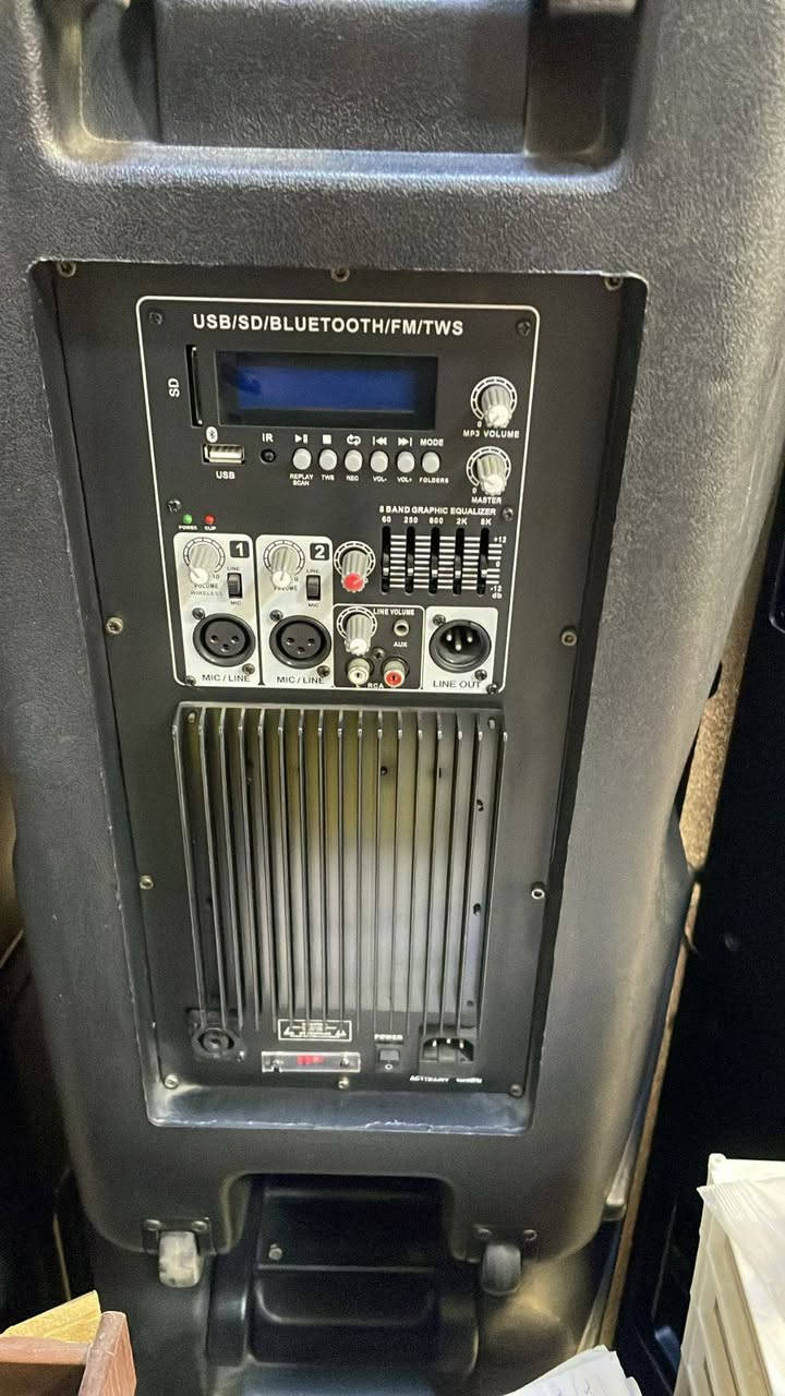 ياالله ياالله ياالله
وصول سماعات كهربائي نوع كوبي سعر الزوج 450 دولار اكرر 450 دولار هذه التفاصيل جدام عينك للحجز مراسلة واتساب ***********
