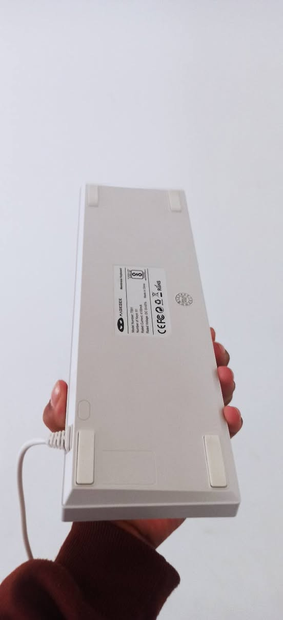 السلام عليكم
كيبورد كيمنك من ماركة (MAGEGEE) مثل ما موضح بالصور 
سعره فقط 20 الف


**إذا كنت صاحب هذا الإعلان وتريد حذفه لأي سبب، رجاءا أرسل رسالة إلى الدعم الفني**